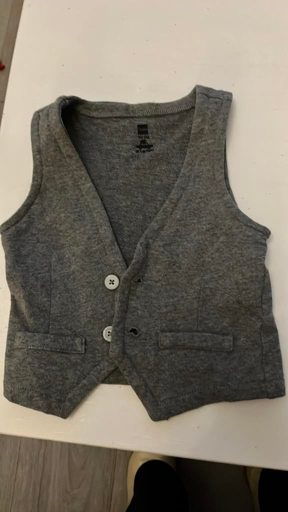 Gilet jongens maat 98/104, Kleding | Dames, Bodywarmers, Ophalen of Verzenden, Zo goed als nieuw, Maat 34 (XS) of kleiner, Grijs