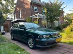 Fijne Volvo V40 uit 2000 te koop., Auto's, Volvo, Voorwielaandrijving, 65 €/maand, Zwart, 4 cilinders