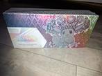 Te Koop, Pokemon Prismatic Evolutions Premium, Ophalen, Nieuw, Boosterbox