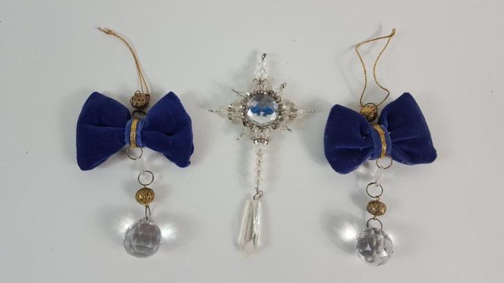 2 blauwe strikken en diamant geslepen glas, glittert! W2, Diversen, Kerst, Gebruikt, Ophalen of Verzenden