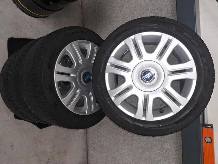 MOOIE SET LM VELGEN + WINTERBANDEN FIAT 500/FORD KA, Auto-onderdelen, Banden en Velgen, Banden en Velgen, Winterbanden, 15 inch