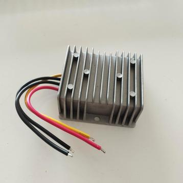 DC-DC lader 12V in 12V uit 10 amp. beschikbaar voor biedingen