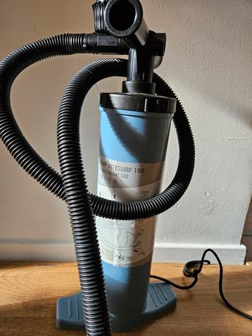 Kitesurf pomp luchtbed 2x 2L decathlon handpomp luchtbedden beschikbaar voor biedingen