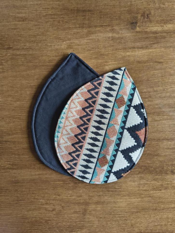 Pannenonderzetters - Bladvorm 2 stuks - etnische print, Huis en Inrichting, Woonaccessoires | Onderzetters, Nieuw, Pot of Pan