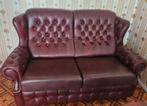 Klassieke oxbloodrood chesterfield tweezitsbank nieuwstaat, Huis en Inrichting, Ophalen, Gebruikt, Klassiek, 150 tot 200 cm