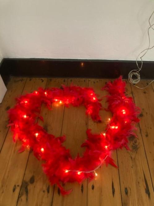 Fluffy rode veertjes lichtsnoer met lampjes kerstlampjes, Diversen, Kerst, Zo goed als nieuw, Ophalen of Verzenden