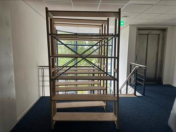 Houten stellingkasten