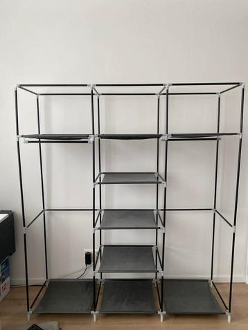 2x Open Kledingkast Garderobe met hoes beschikbaar voor biedingen