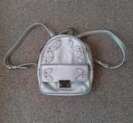 Guess rugtas zilver met roze accenten 28cm, Ophalen of Verzenden, Zo goed als nieuw