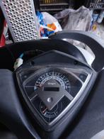 AGM R8 Telerklok/Kilometerteller (2016), Fietsen en Brommers, Brommeronderdelen | Scooters, Ophalen of Verzenden