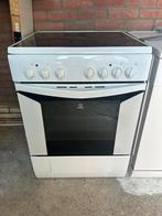 Elektrische fornuis Indesit, Witgoed en Apparatuur, Ophalen, 4 kookzones, Zo goed als nieuw, Inbouw