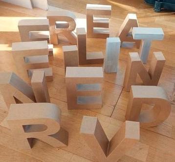 3 D Letters Xenos beschikbaar voor biedingen