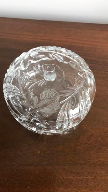 Bonbonschaaltje denk kristal  beschikbaar voor biedingen