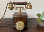 Antieke/vintage telefoon met draaischijf, Ophalen