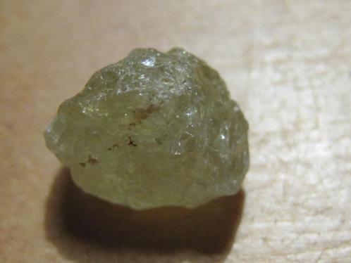 min. ruwe edelsteen GROSSULAAR (1), Verzamelen, Mineralen en Fossielen, Mineraal, Verzenden