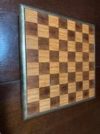 Houten Schaakbord met messing voetstuk, Ophalen of Verzenden, Gebruikt, Rechthoekig, Hout