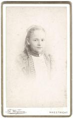CDV Kind Meisje Lang Haar Foto Weijnen Maestricht Maastricht, Gebruikt, Foto, Ophalen of Verzenden, Voor 1940