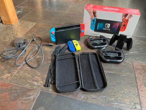 Nintendo switch set met toebehoren, Spelcomputers en Games, Spelcomputers | Nintendo Switch, Gebruikt, Switch Original, Met 3 controllers of meer