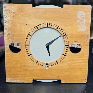 Vintage educatieve oefenklok klok beschikbaar voor biedingen