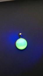 Uranium cabachon hanger, Sieraden, Tassen en Uiterlijk, Edelstenen, Ophalen of Verzenden, Gebruikt