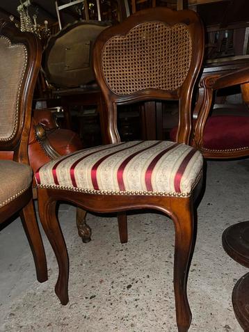 6 Kersen Eetkamerstoelen beschikbaar voor biedingen