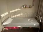 Witte stalen bedframe met matras 90x200 en lattenbodem, 85 tot 100 cm, Gebruikt, 180 cm of meer, Ophalen