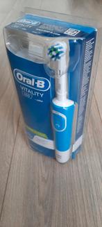 Oral B Vitality 100 elektrische tandenborstel (nieuw in blis, Sieraden, Tassen en Uiterlijk, Uiterlijk | Mondverzorging, Nieuw