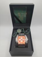 Gamages London horloge rood, Ophalen of Verzenden, Zo goed als nieuw