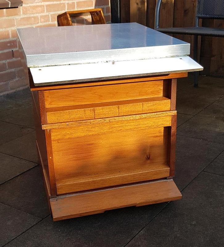 Bijenkast Spaarkast Easy grip  (red ceder) te koop, Dieren en Toebehoren, Overige Dieren, Geslacht onbekend, April