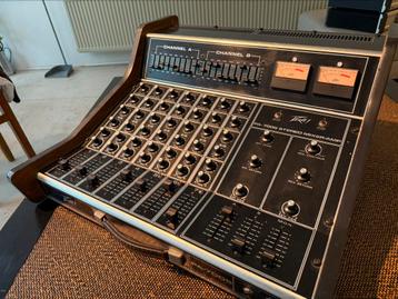 Vintage Peavey PA-700S Stereo Mixer Amp  beschikbaar voor biedingen