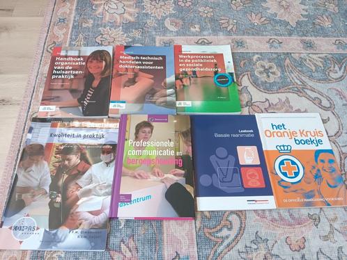 Lesboeken tbv opleiding doktersassistente, Boeken, Schoolboeken, Zo goed als nieuw, Ophalen of Verzenden