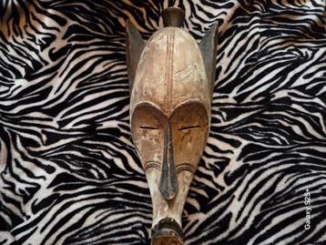 Afrikaans Ngil masker (fang) beschikbaar voor biedingen