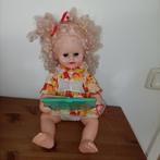 Oude vintage pop met boek met geluiden **, Verzamelen, Poppen, Ophalen of Verzenden