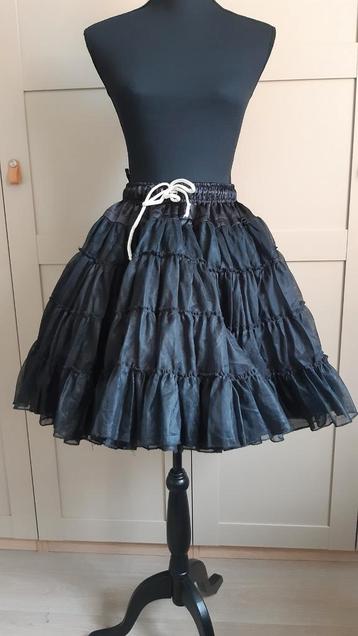 Zwarte Petticoat - Vol en Fluffy! beschikbaar voor biedingen