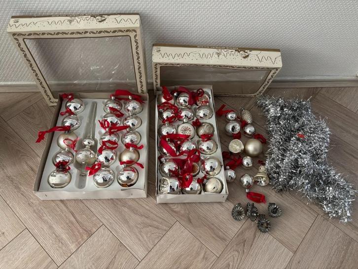 Verzameling vintage kerstballen zilverkleurig glas + piek 44, Diversen, Kerst, Zo goed als nieuw, Ophalen of Verzenden
