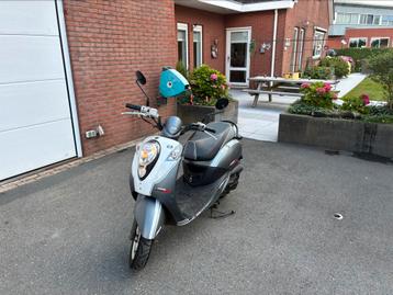 Scooter laagmodel ideaal voor de wat kleinere mensen. beschikbaar voor biedingen