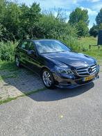 Mercedes-Benz E-Klasse E200 2.0 135KW Aut7 2013 Zwart, Auto's, Achterwielaandrijving, 4 cilinders, Zwart, Origineel Nederlands