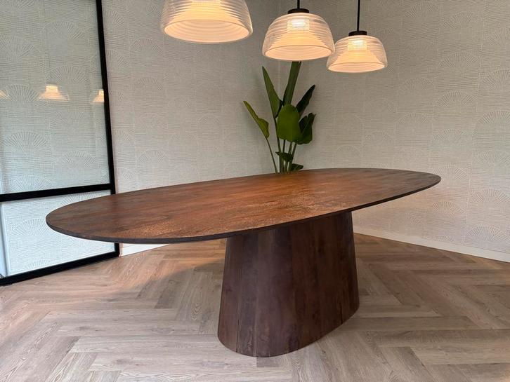 Eleonora ovale eettafel mangohout 250cm, Huis en Inrichting, Tafels | Salontafels, Gebruikt, 50 tot 75 cm, 100 tot 150 cm, 200 cm of meer
