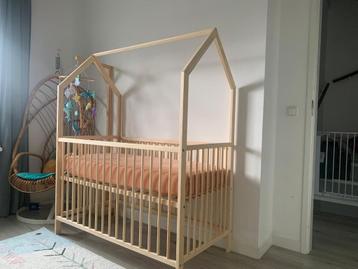 Ledikant Basic House Hout 120x60cm beschikbaar voor biedingen