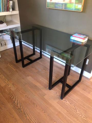 Ikea buro/tafel. Glazen blad