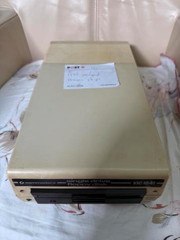 Commodore VIC1541 diskdrive en VIC20 behuizing beschikbaar voor biedingen