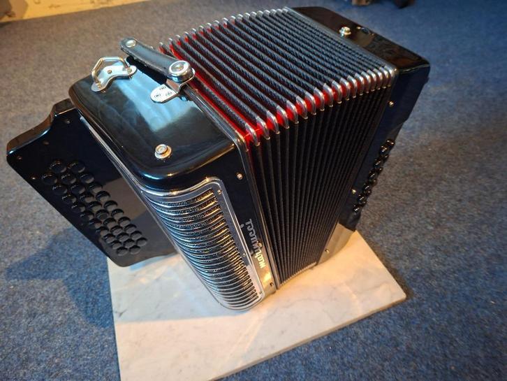 Marinucci trekharmonica, Muziek en Instrumenten, Accordeons, Gebruikt, Knopaccordeon, Overige formaten, Marinucci, Met koffer