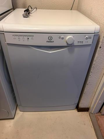 Indesit vaatwasser beschikbaar voor biedingen