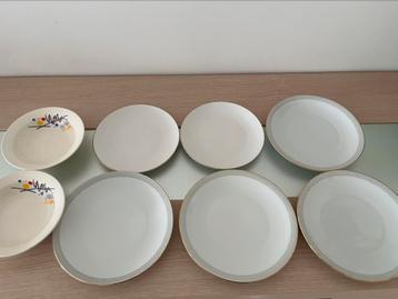 Keramische kommen en borden/Ceramic bowls and plates beschikbaar voor biedingen