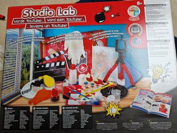 Studio lab word een youtuber beschikbaar voor biedingen