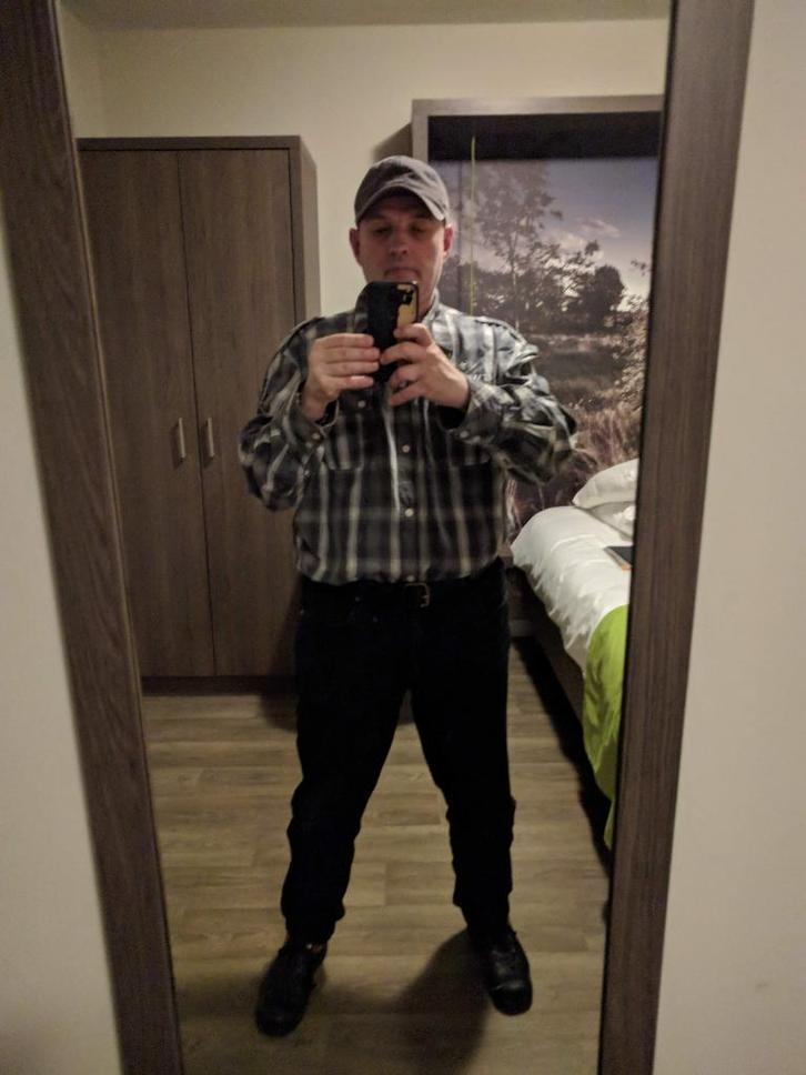 ben op zoek naar een zeer seieuze vaste regelmatig contact, Contacten en Berichten, Man zoekt Man