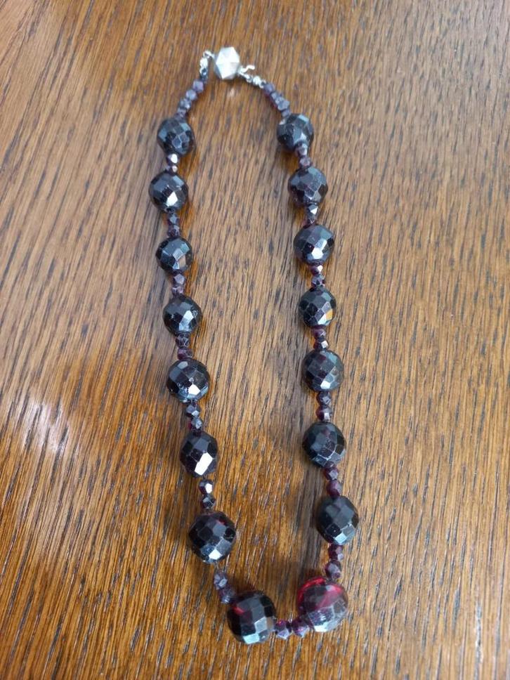 Granaatkralen ketting (wd30), Sieraden, Tassen en Uiterlijk, Kettingen, Gebruikt, Overige materialen, Paars, Met hanger, Ophalen of Verzenden