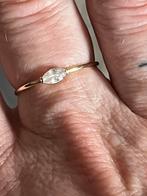 Dunnen gouden ring maat 18.5mm (58) met witte zirkonia steen, Ophalen of Verzenden, Zo goed als nieuw