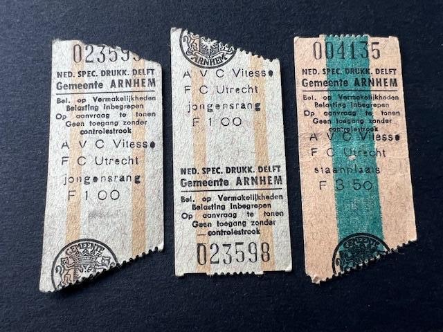 3x oude voetbal kaartjes AVC Vitesse - FC Utrecht jaren 60, Verzamelen, Sportartikelen en Voetbal, Ophalen of Verzenden, Gebruikt