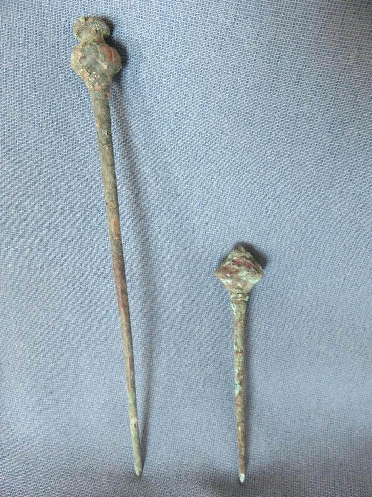 Haarnaalden uit de bronstijd - 3000 jaar oud - bodemvondsten, Antiek en Kunst, Antiek | Koper en Brons, Brons, Ophalen of Verzenden